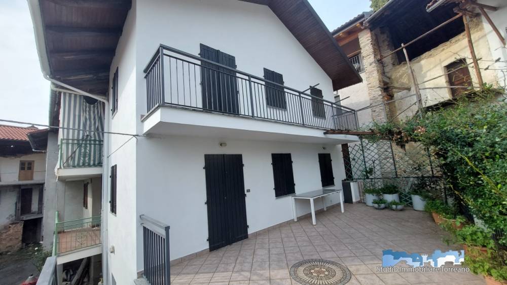 casa indipendente in vendita a Val di Chy in zona Pecco