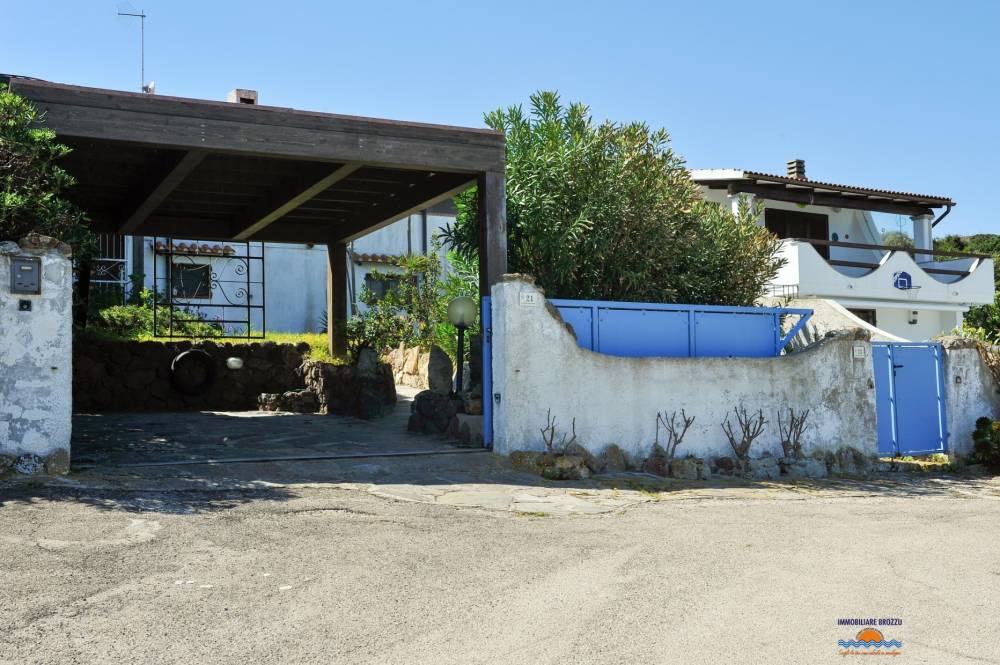 casa indipendente in vendita a Castelsardo in zona Lu Bagnu