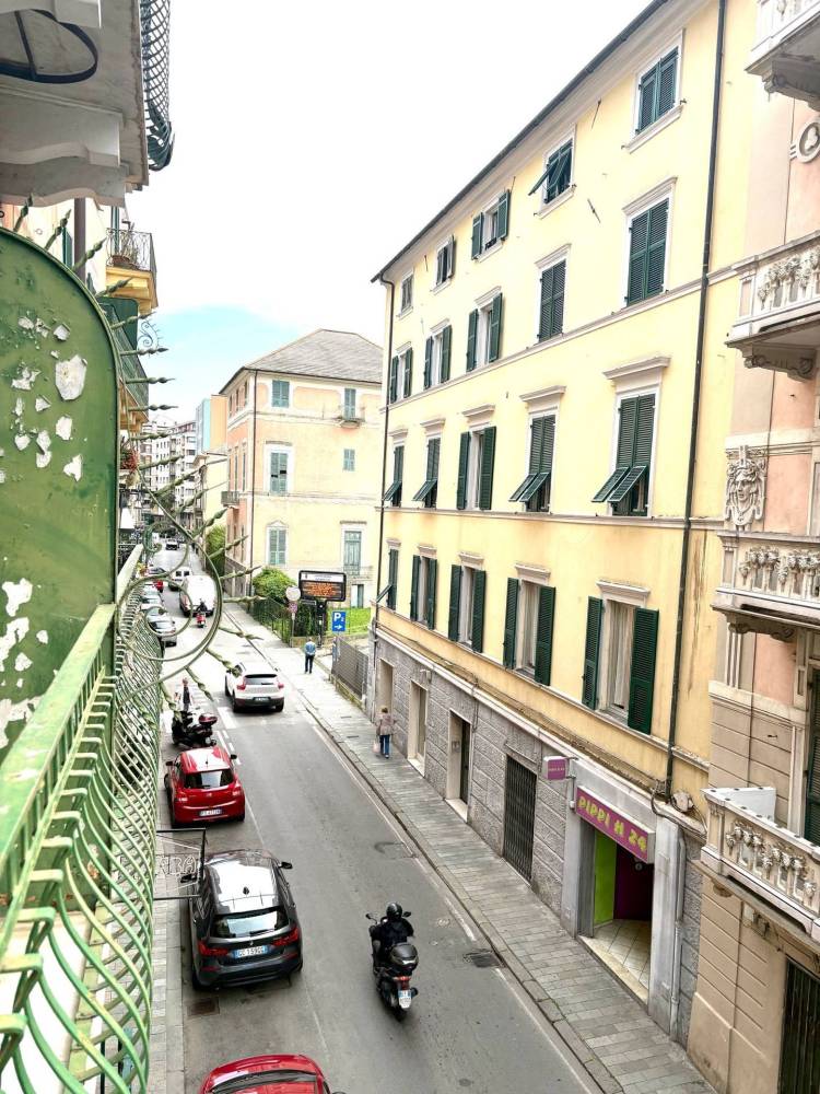 appartamento in vendita a Savona in zona Centro Storico