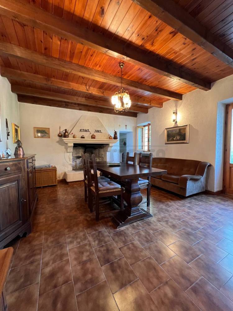 casa indipendente in vendita a Val Liona in zona Spiazzo