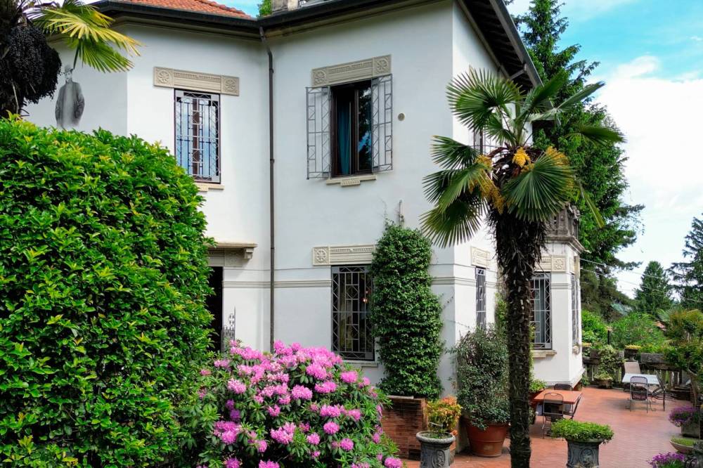 casa indipendente in vendita a Venegono Superiore