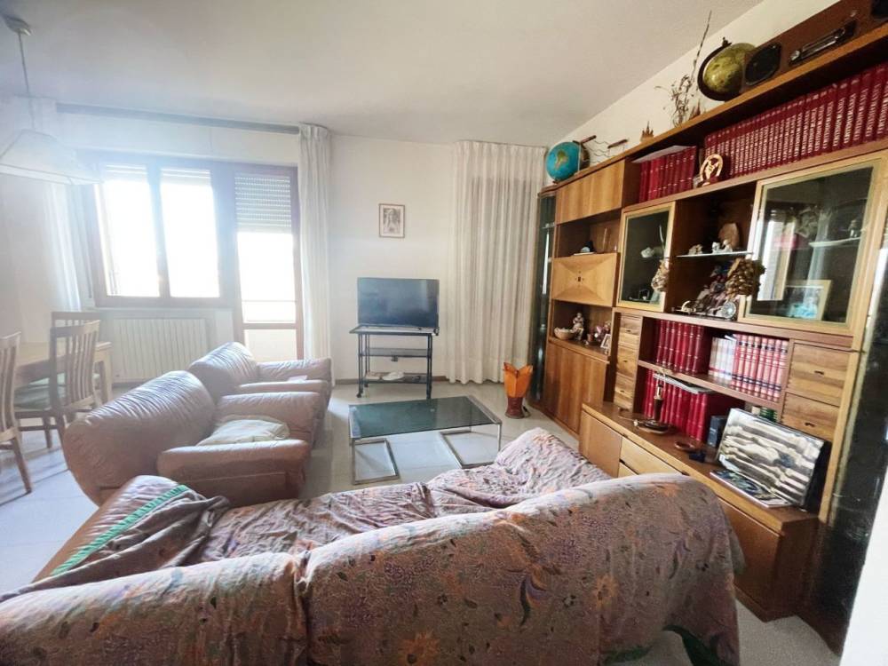 casa indipendente in vendita a Jesi