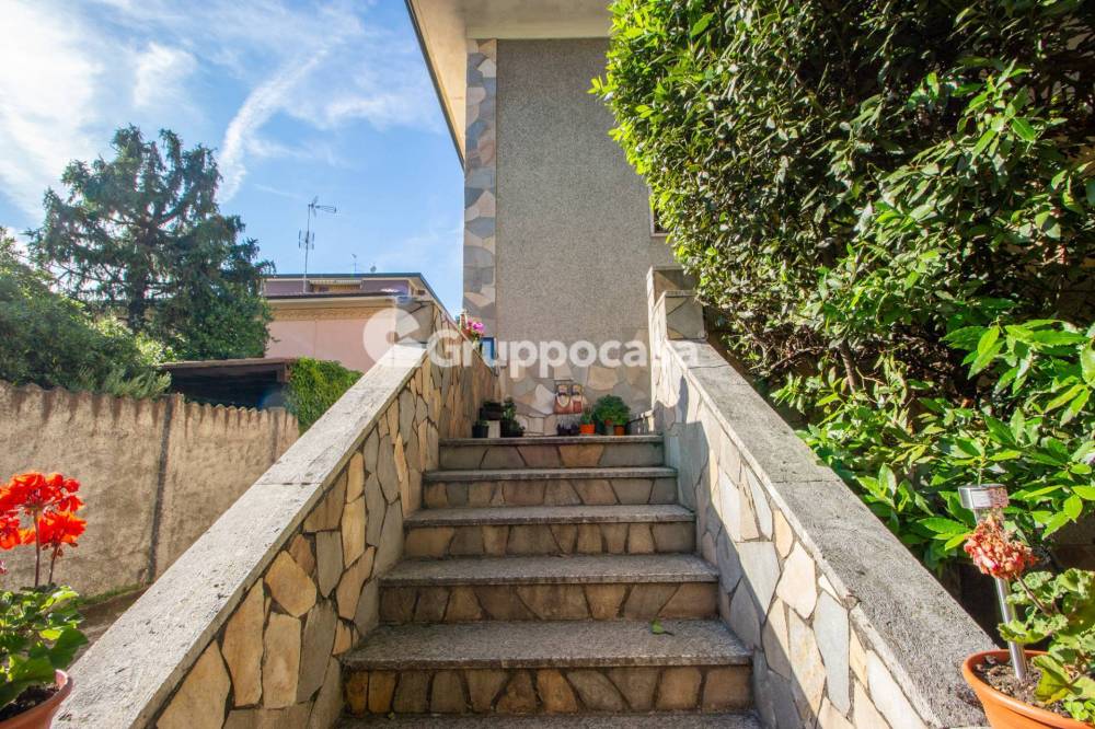 casa indipendente in vendita a Magenta