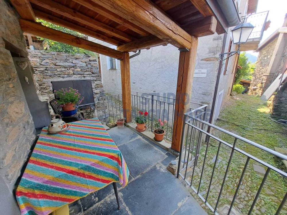 casa indipendente in vendita a Molini di Triora in zona Corte