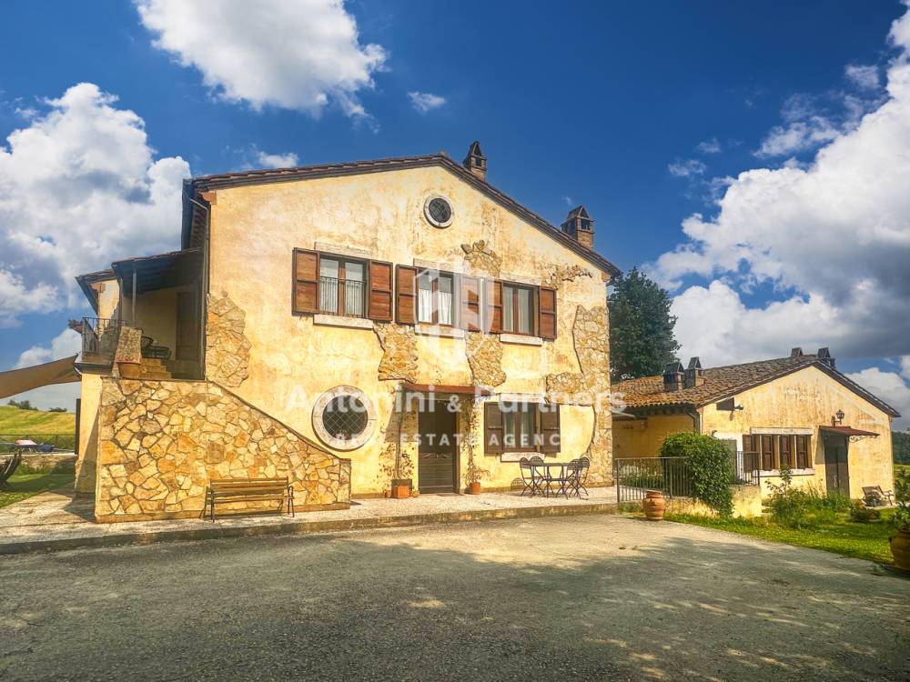 casa indipendente in vendita a Todi