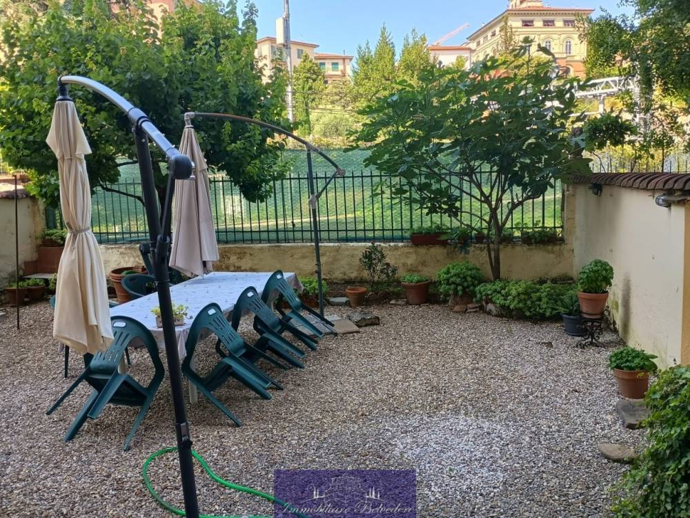 appartamento in vendita a Firenze in zona Statuto