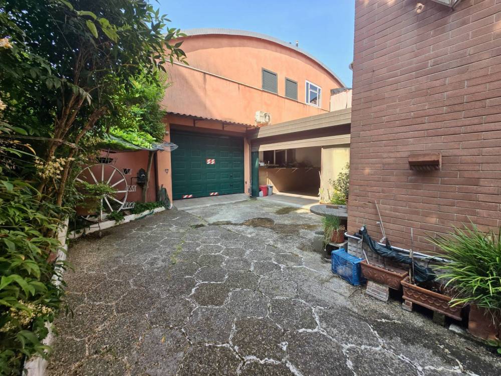 casa indipendente in vendita a Ferrara in zona Centro Storico