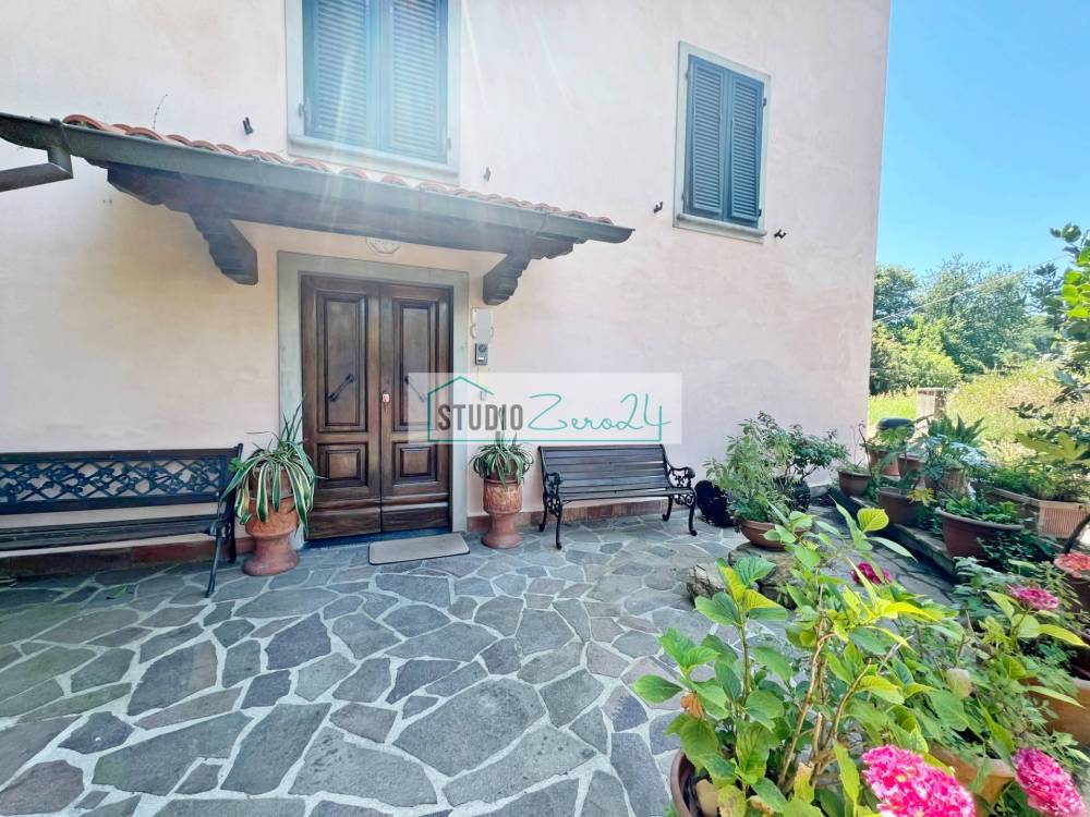 casa indipendente in vendita a Camaiore in zona Pontemazzori