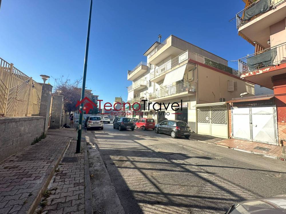 locale commerciale in affitto a Casoria in zona Centro Storico