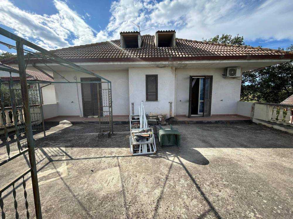 casa indipendente in vendita a Pianella in zona Cerratina