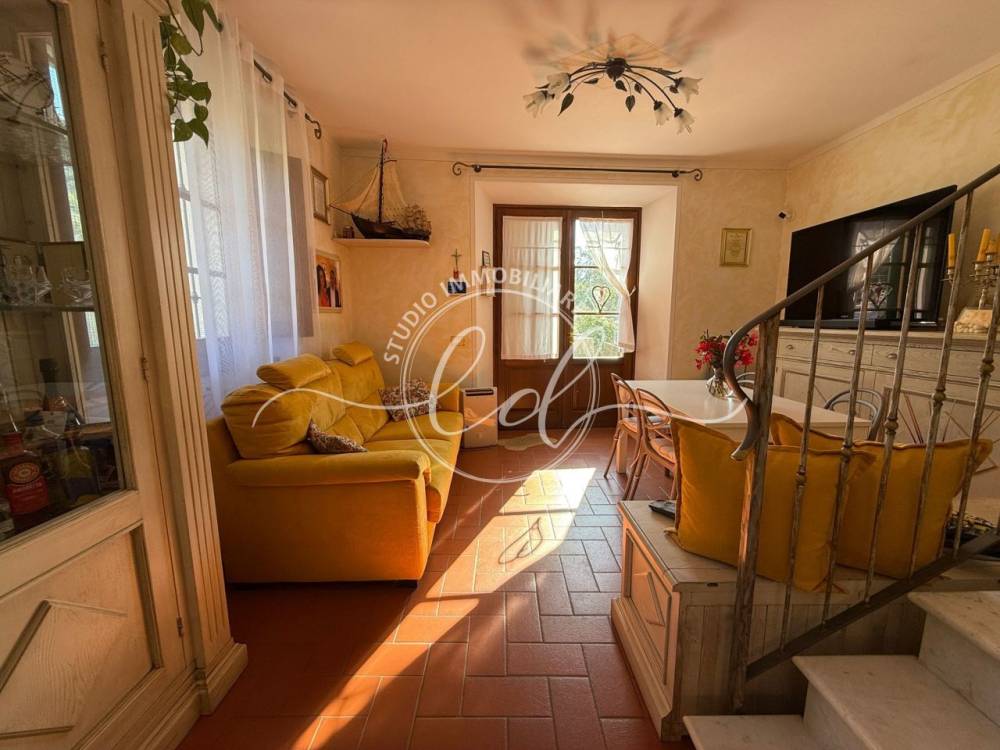 casa indipendente in vendita a Seravezza in zona Pozzi