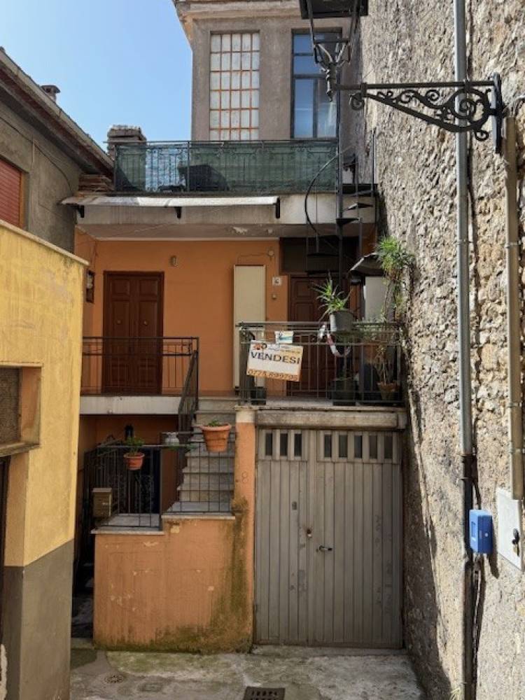 casa indipendente in vendita a Ferentino