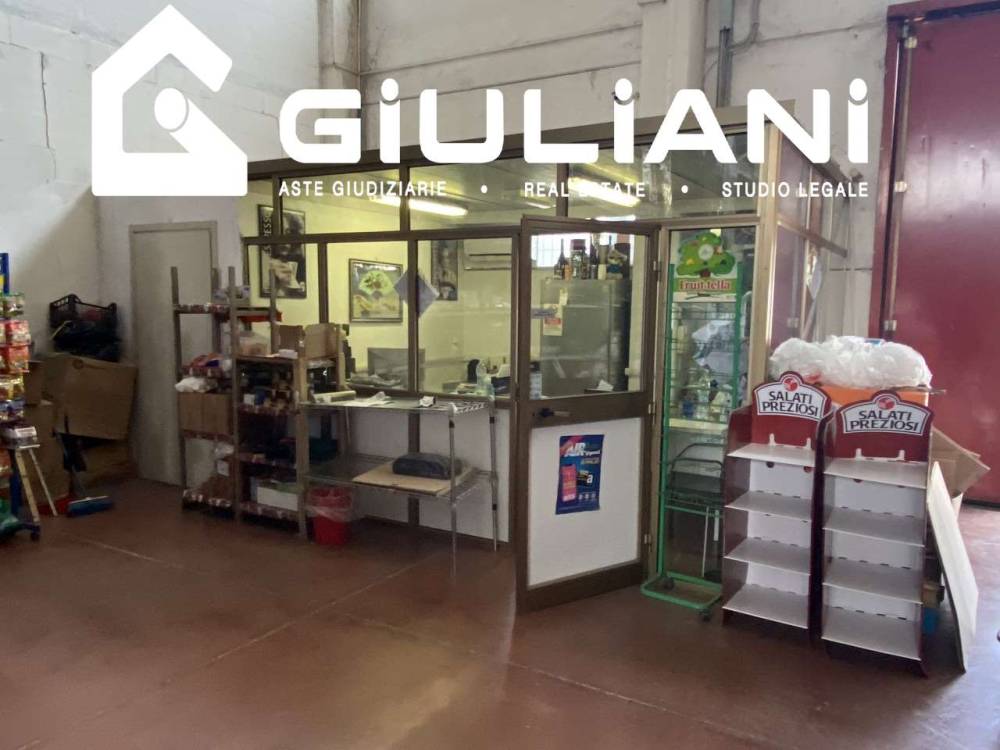 locale commerciale in vendita a Colleferro