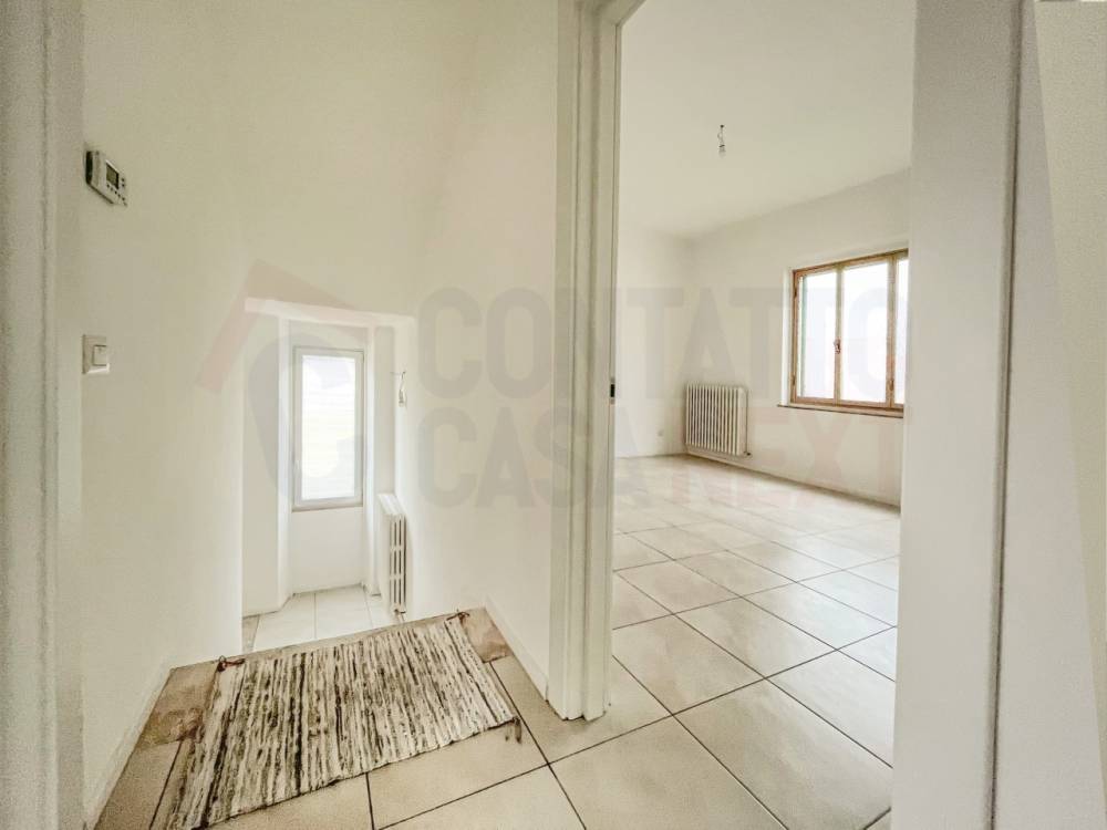 casa indipendente in vendita a Jesi