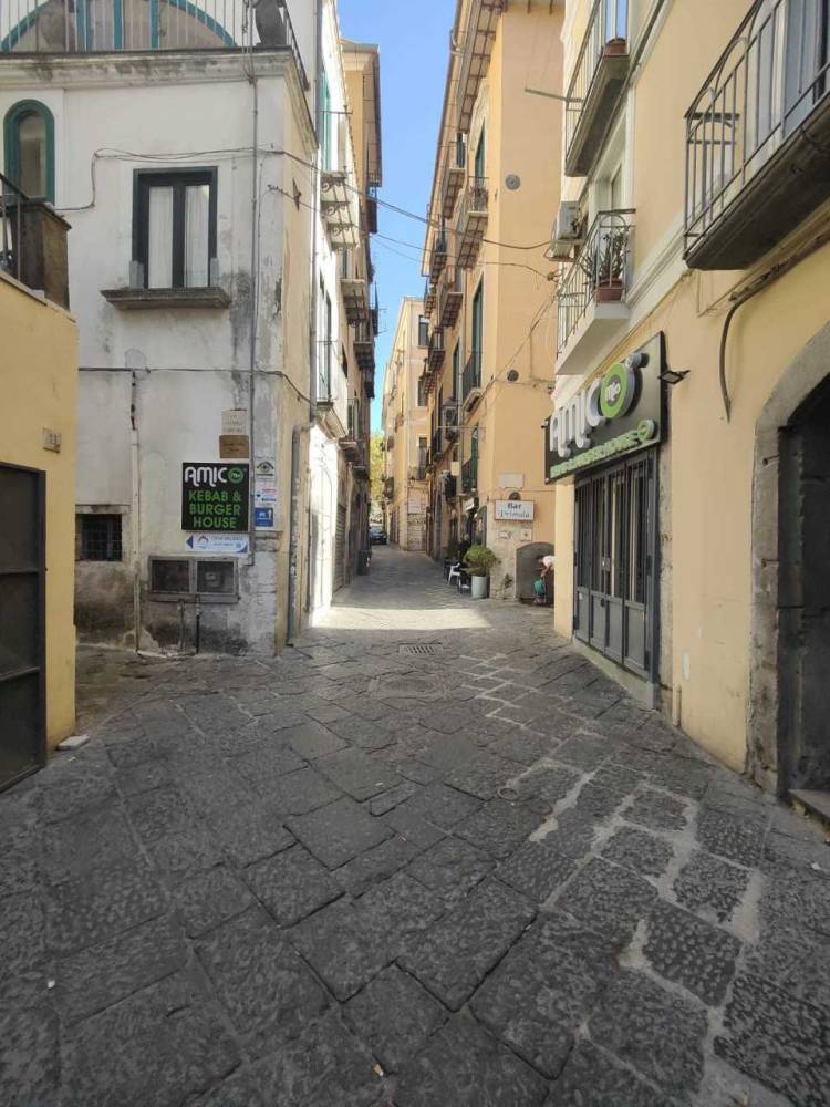 appartamento in vendita a Salerno in zona Centro Città