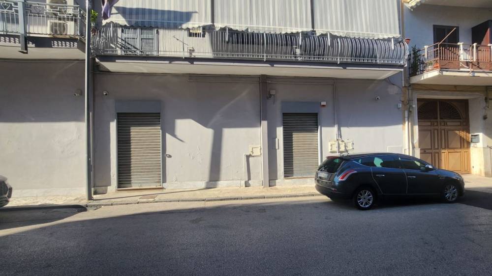negozio in affitto ad Afragola in zona Centro Città