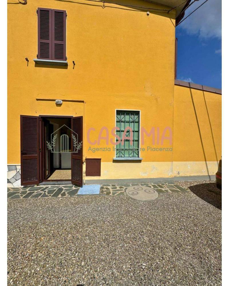 casa indipendente in vendita ad Agazzano