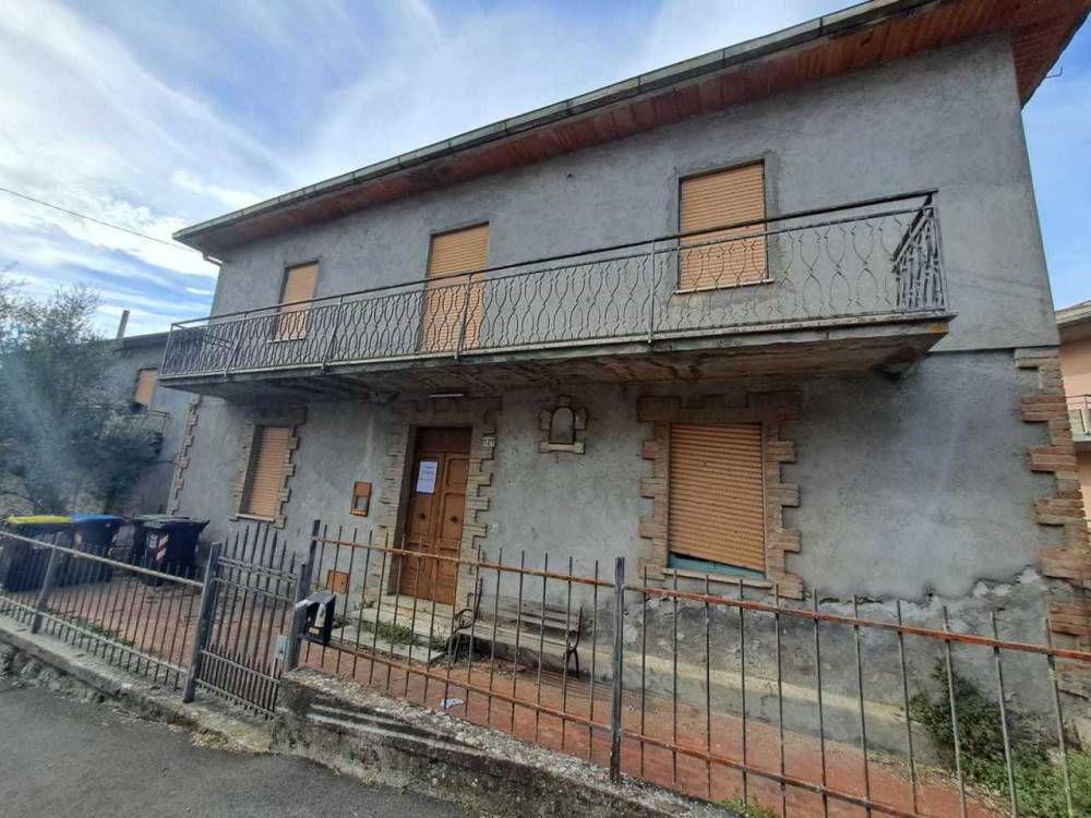 casa indipendente in vendita ad Amelia
