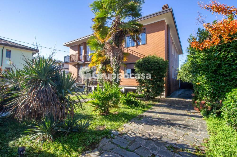 casa indipendente in vendita a Magenta