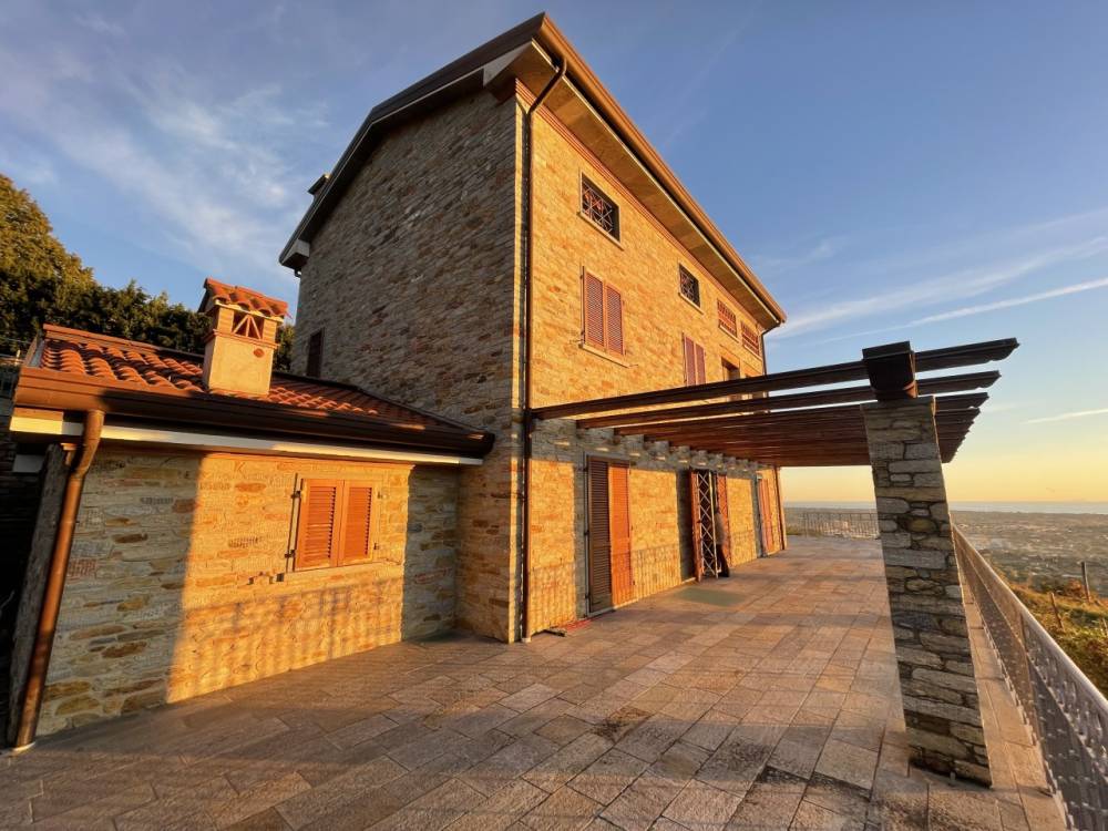 casa indipendente in vendita a Pietrasanta