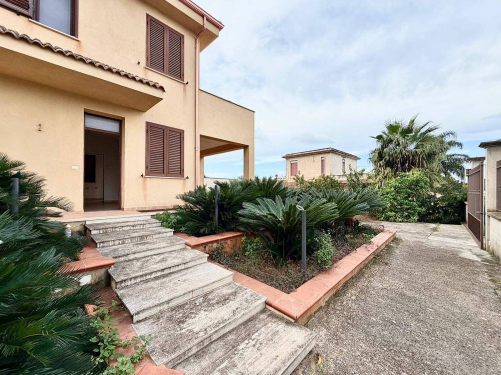 casa indipendente in vendita a Carini