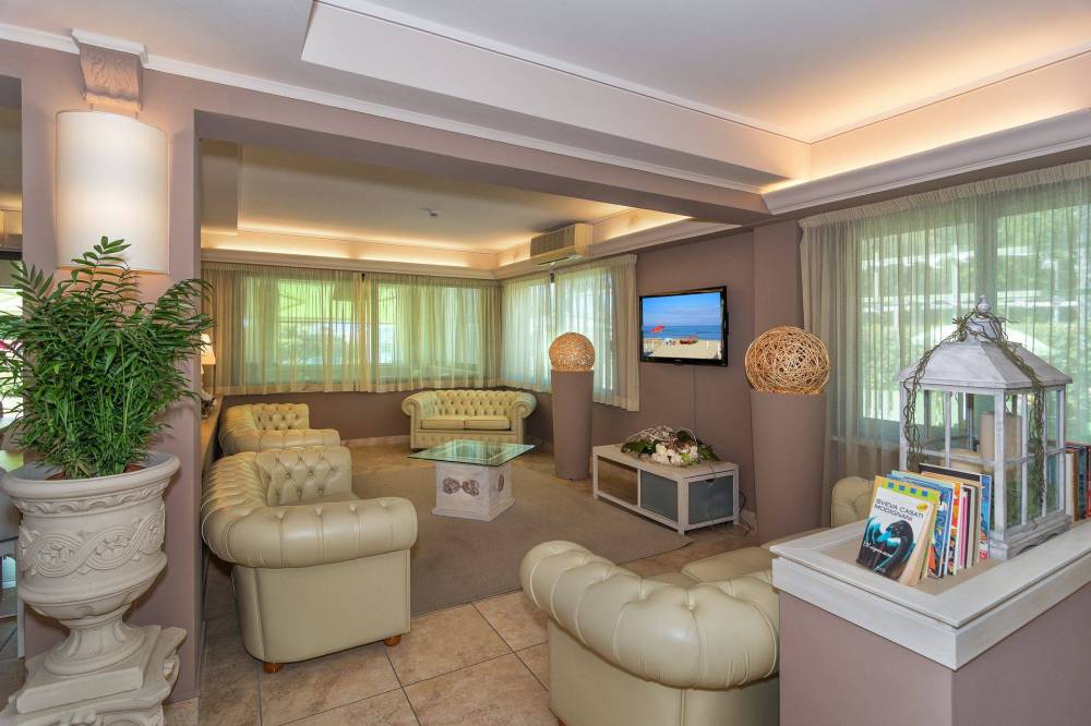 negozio in vendita a Camaiore