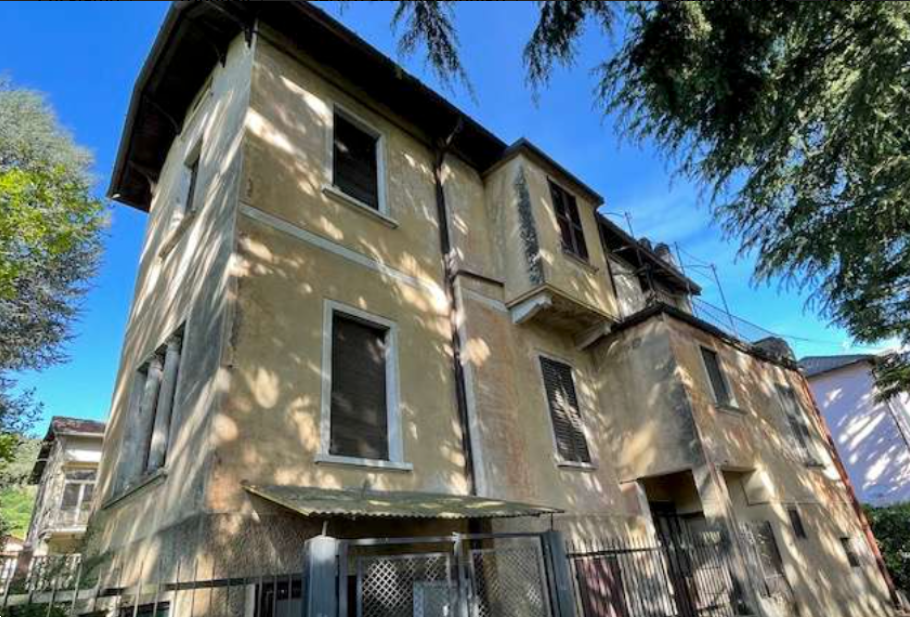 casa indipendente in vendita a Gavirate