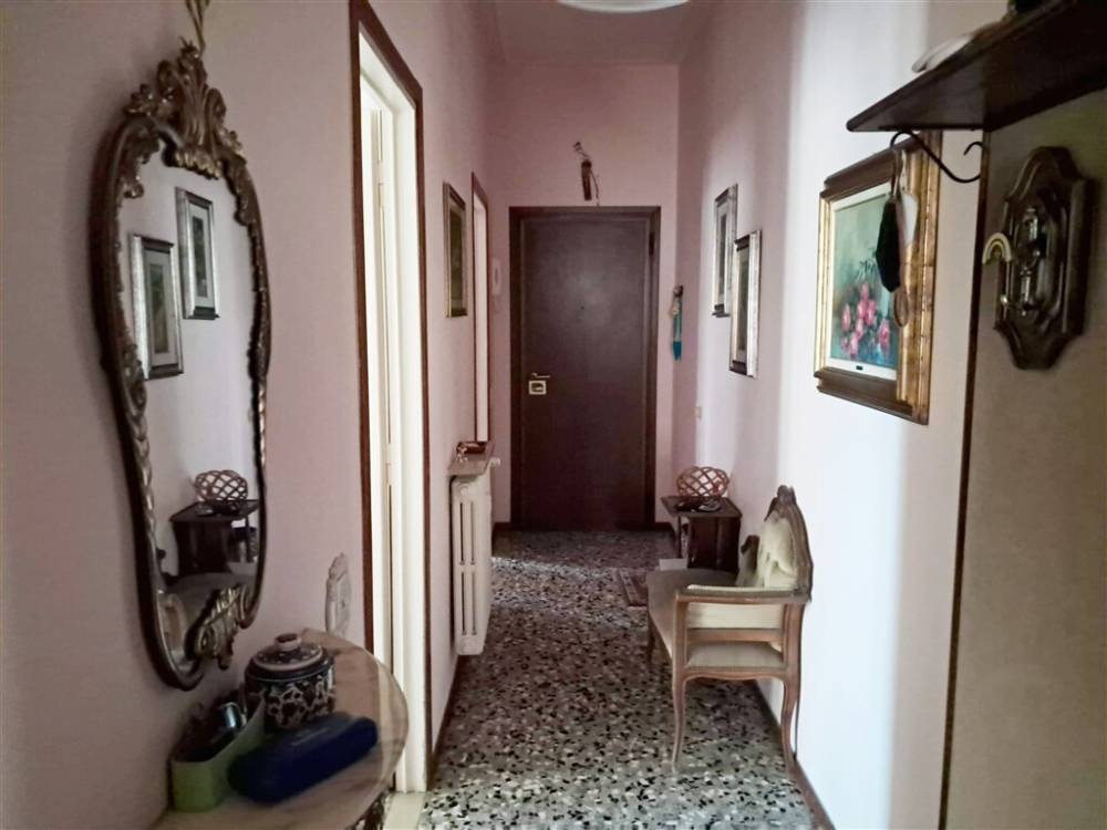 appartamento in vendita a Parma in zona Cittadella