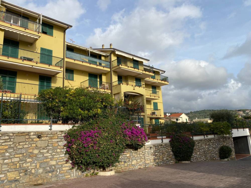 appartamento in vendita a Diano Arentino