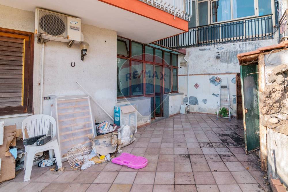 appartamento in vendita ad Acireale in zona Santa Maria la Scala