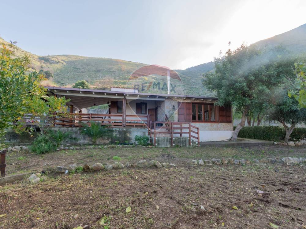 casa indipendente in vendita a Terrasini