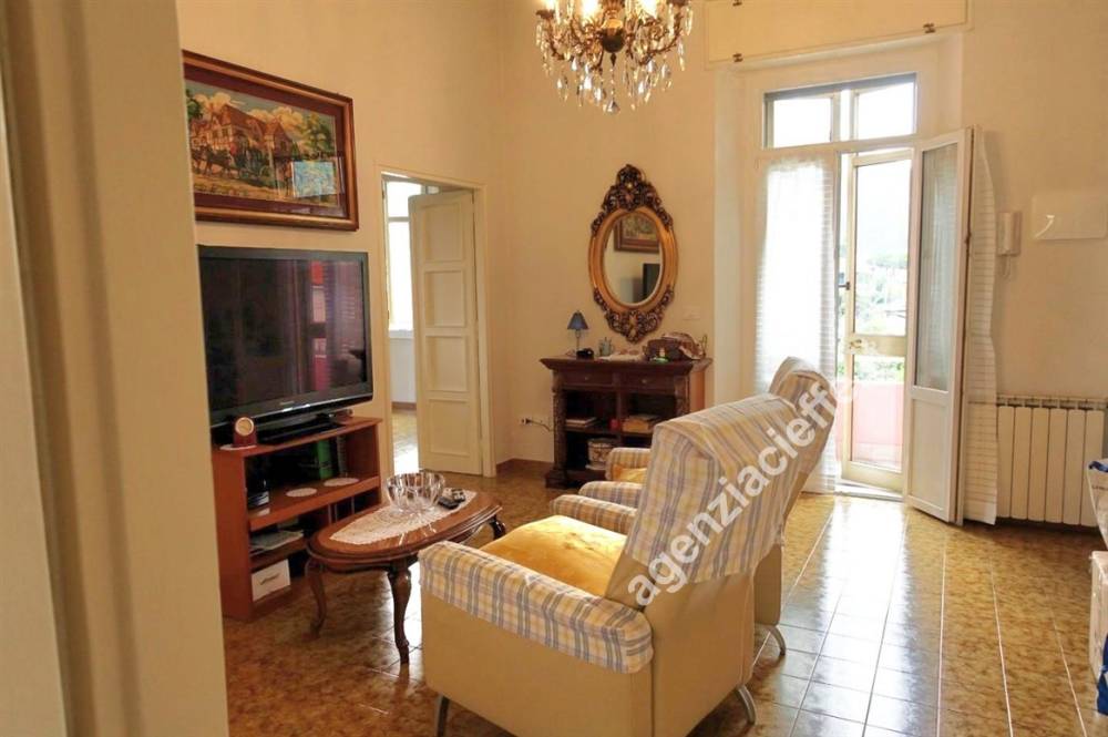 appartamento in vendita a Massa in zona Centro Storico