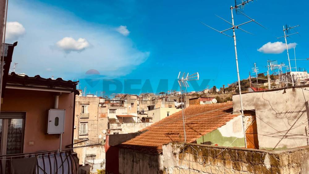 appartamento in vendita a Napoli in zona Stella