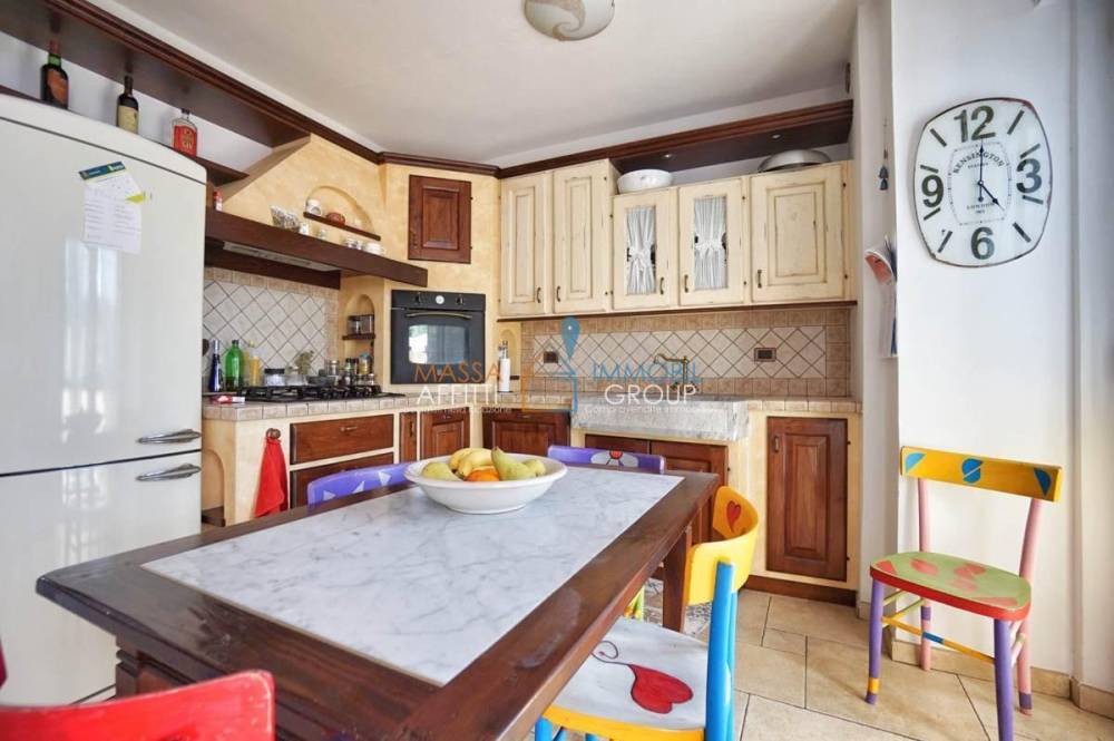 casa indipendente in vendita a Massa in zona Marina di Massa