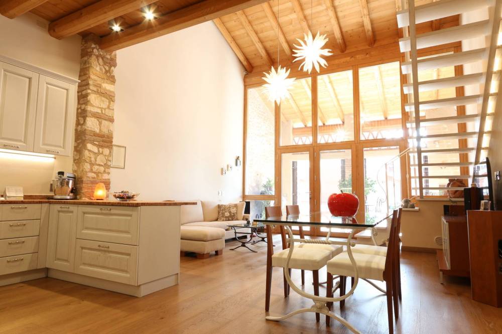 casa indipendente in vendita a Verona