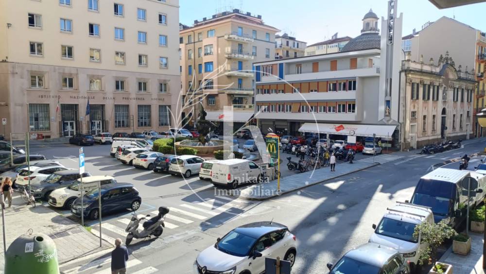appartamento in vendita a Savona in zona Centro Storico