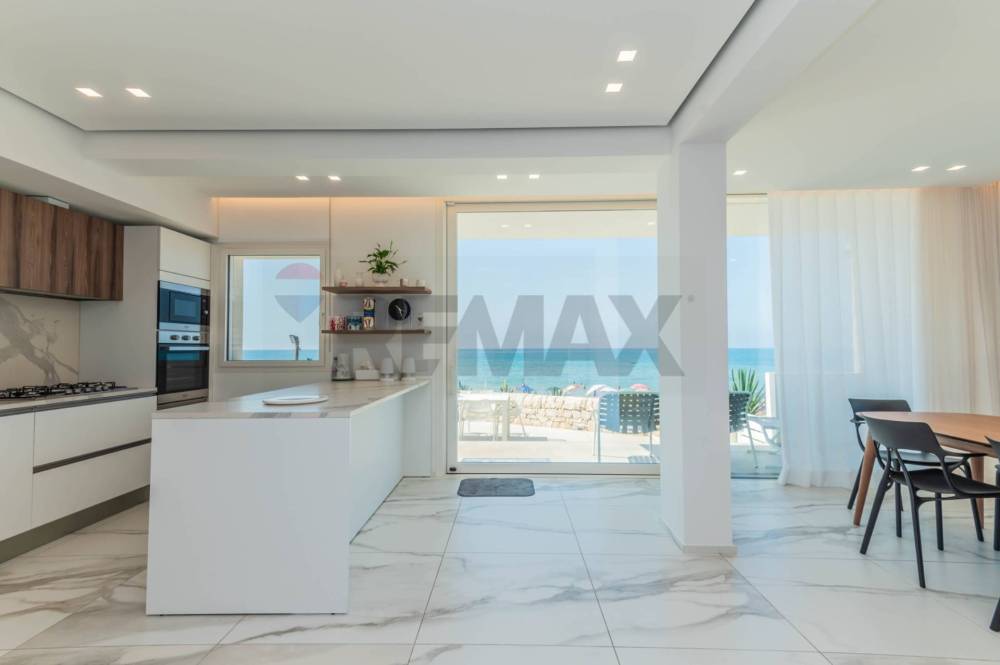 casa indipendente in vendita a Santa Croce Camerina in zona Punta Secca