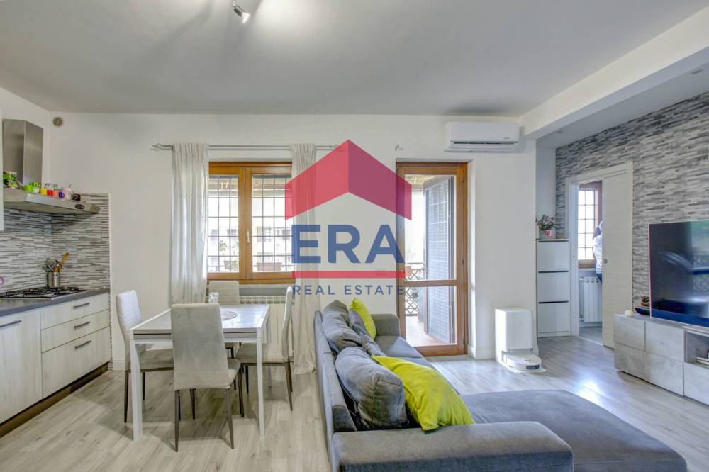 appartamento in vendita a Roma in zona Selvotta