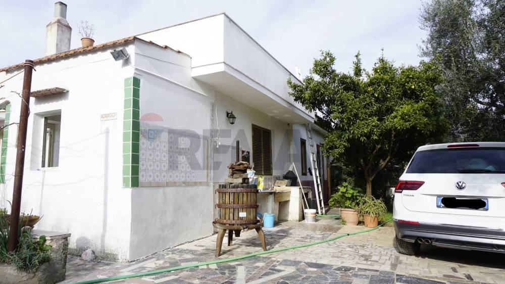 casa indipendente in vendita a Vieste
