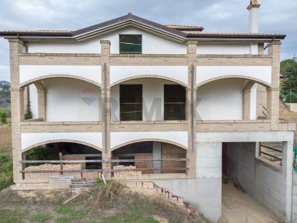 casa indipendente in vendita a Città Sant'Angelo