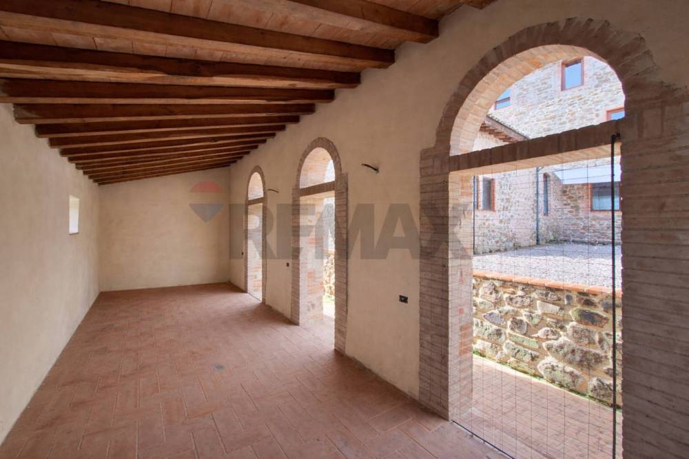 casa indipendente in vendita a Bucine in zona Rapale