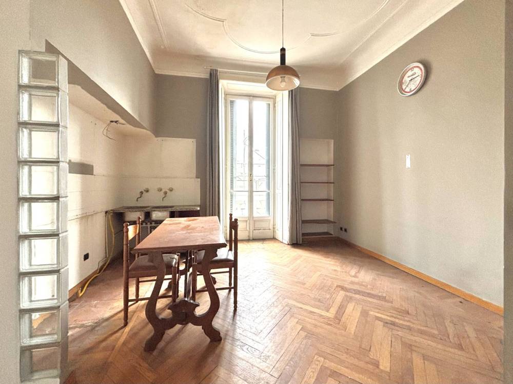 appartamento in vendita a Milano in zona Sempione