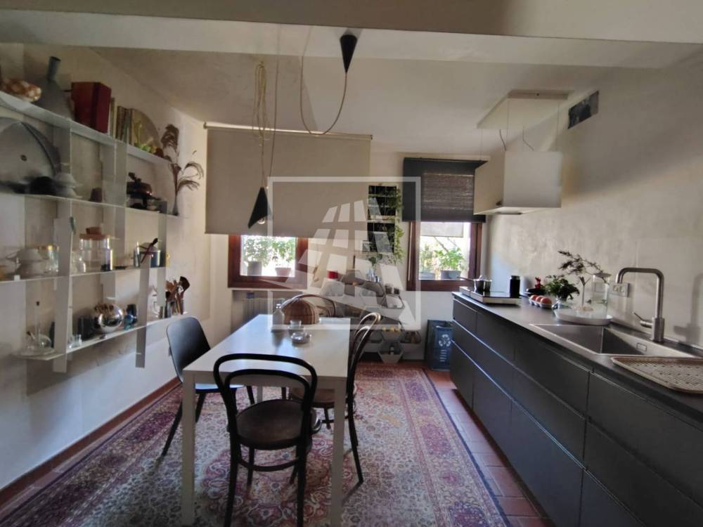 appartamento in vendita a Reggio nell'Emilia in zona Città Storica