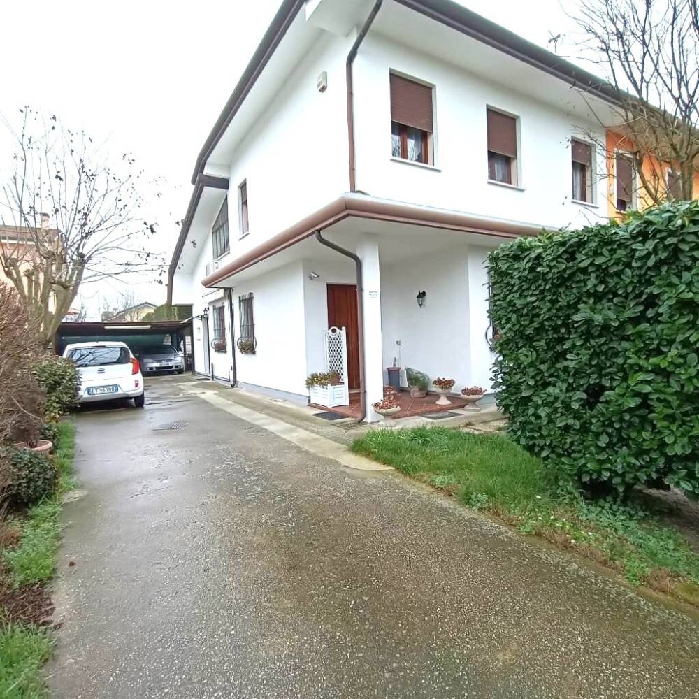 casa indipendente in vendita a Bosaro