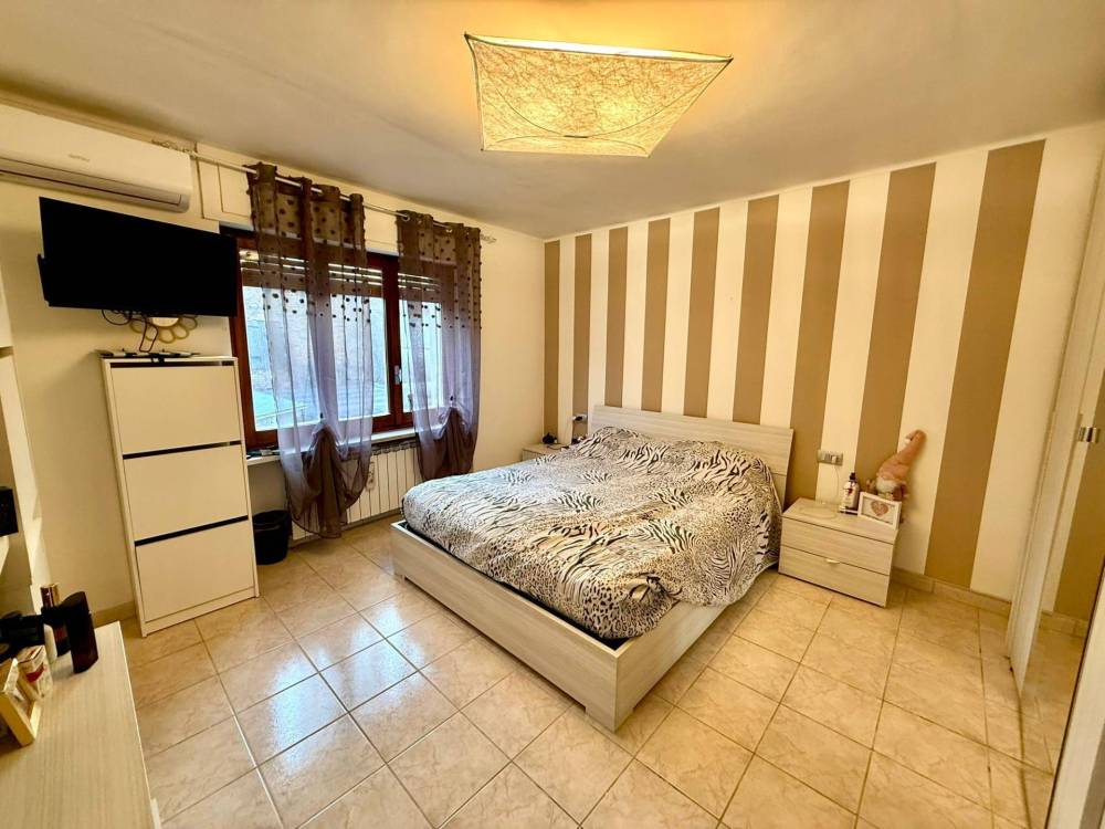 casa indipendente in vendita ad Alessandria in zona Orti